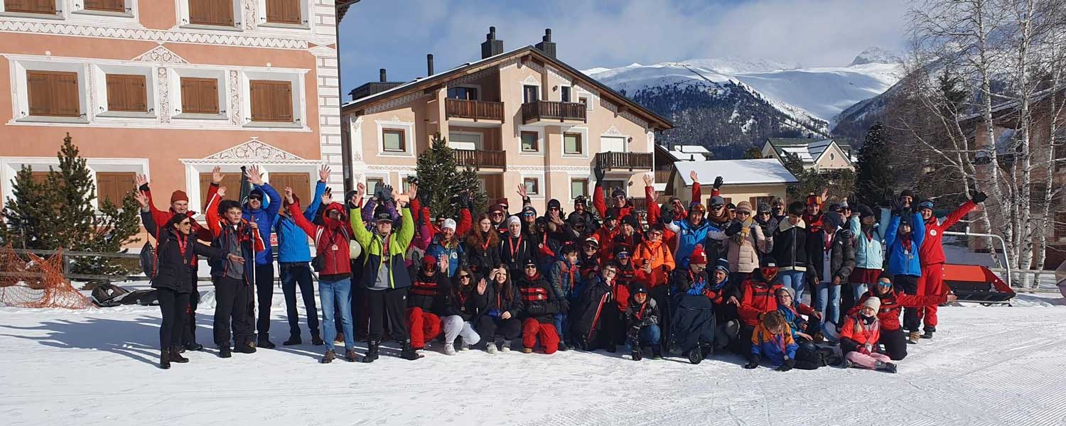 Skilager-Gruppenfoto in Celerina des Angebots Sehen und Sehen Plus.